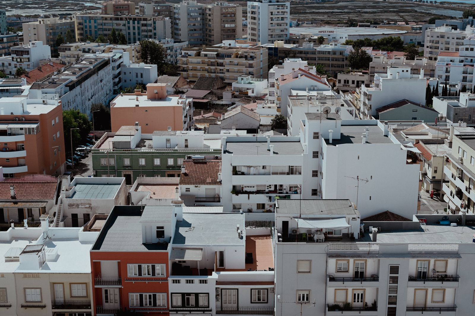 Vista aérea urbana usada em demonstração de lançamento imobiliário